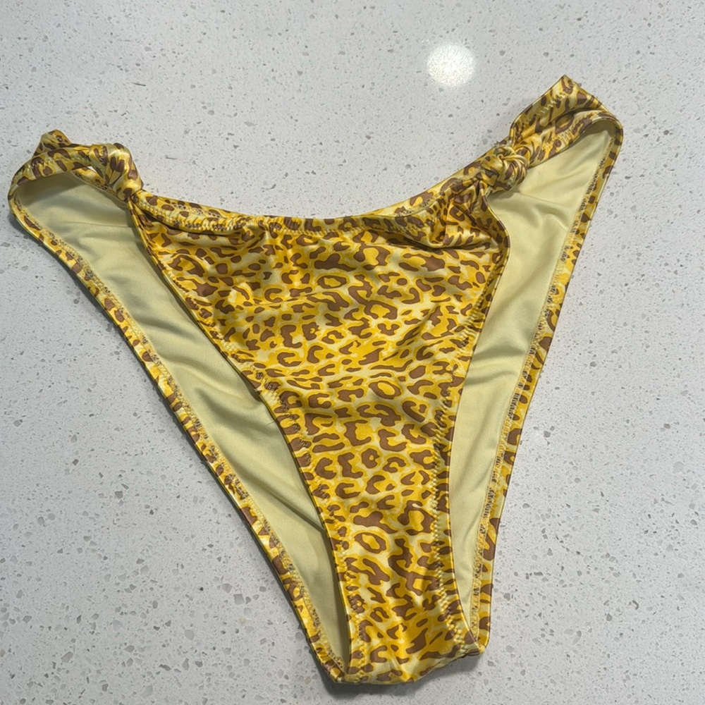 Kendall + Kylie Yellow Leopard High Leg Cheeky Bottom Size Medium